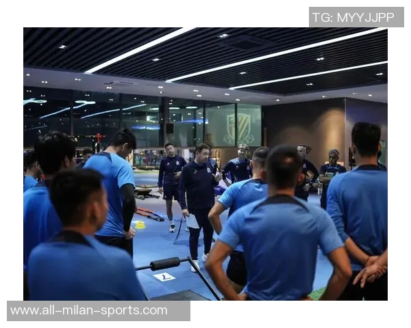 再集结时刻拉米罗带领球队开启新赛季首堂训练课