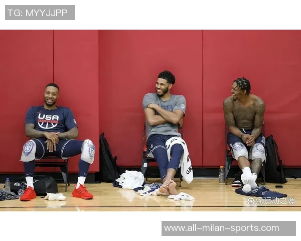 科尔称巴特勒在训练后与库明加交流给予他许多帮助和指导