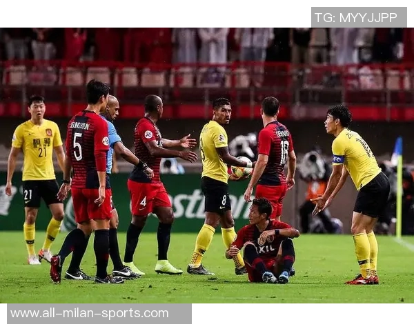 蓉城后防失误致失球广岛球员抓住机会扳平比分
